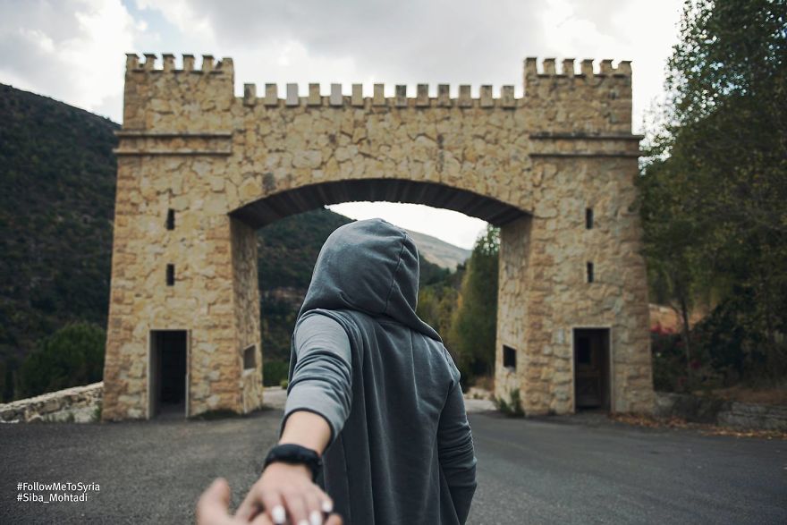 Syrian Photographer Takes Amazing Emotional Photos For Syria