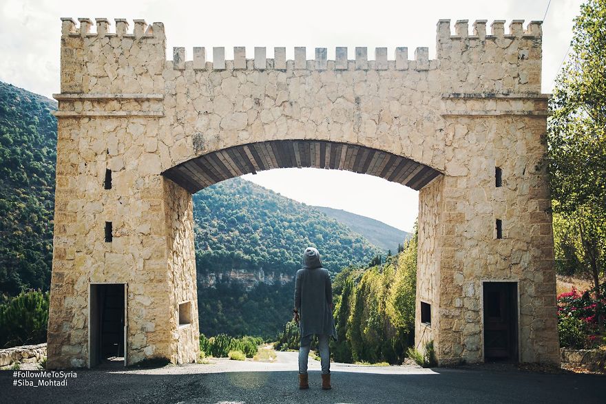 Syrian Photographer Takes Amazing Emotional Photos For Syria