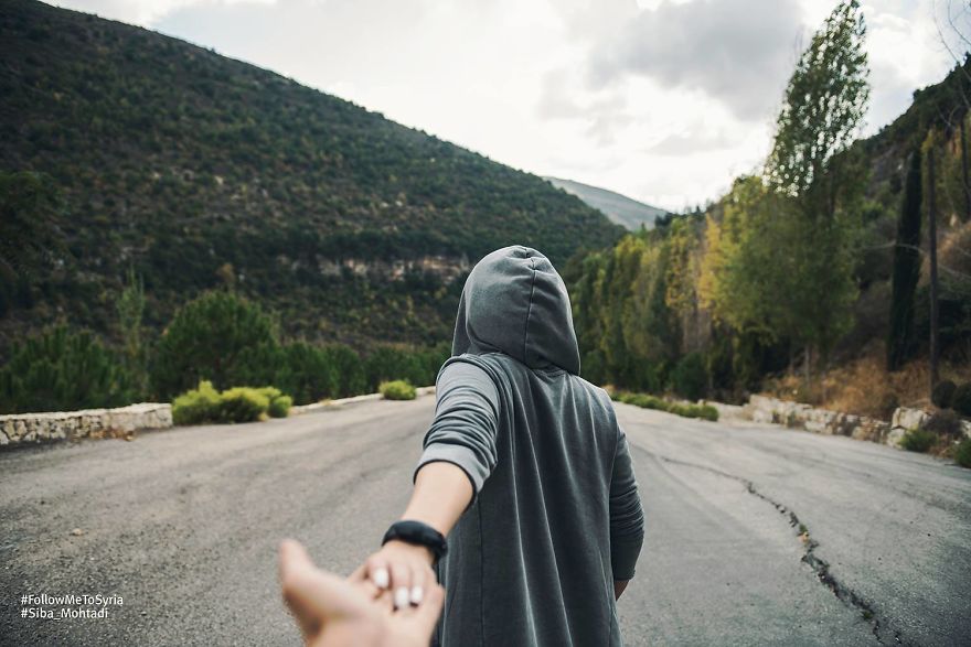 Syrian Photographer Takes Amazing Emotional Photos For Syria Syrian Photographer Takes Amazing Emotional Photos For Syria