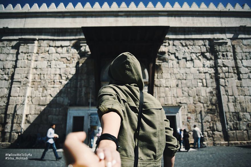 Syrian Photographer Takes Amazing Emotional Photos For Syria