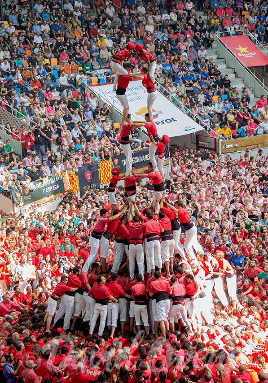 I Photographed Incredible Human Towers In Spain I Photographed Incredible Human Towers In Spain