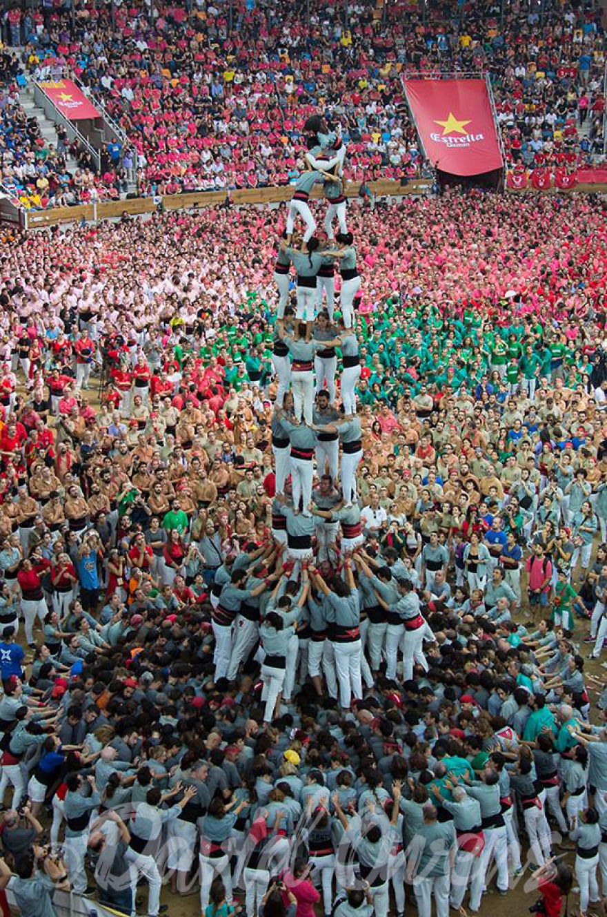 I Photographed Incredible Human Towers In Spain I Photographed Incredible Human Towers In Spain