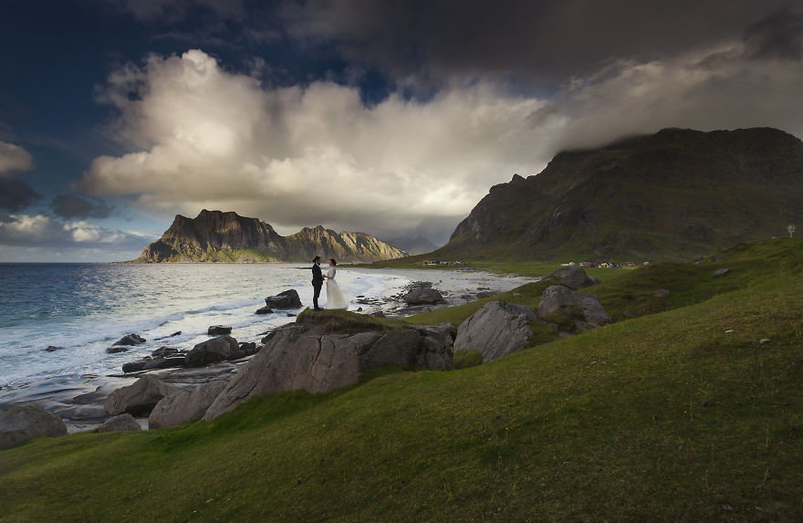 I Photographed My Wife In Her Wedding Dress During Our 45-Day Trip In The Most Beautiful Places In Norway I Photographed My Wife In Her Wedding Dress During Our 45-Day Trip In The Most Beautiful Places In Norway