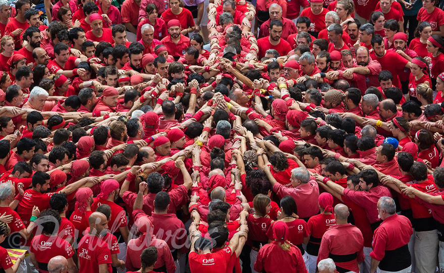 I Photographed Incredible Human Towers In Spain I Photographed Incredible Human Towers In Spain