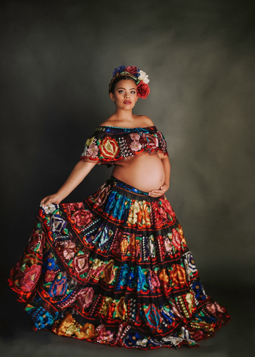 Maternity Pictures Inspired By Authenticity And Culture Of Mexican Folklore