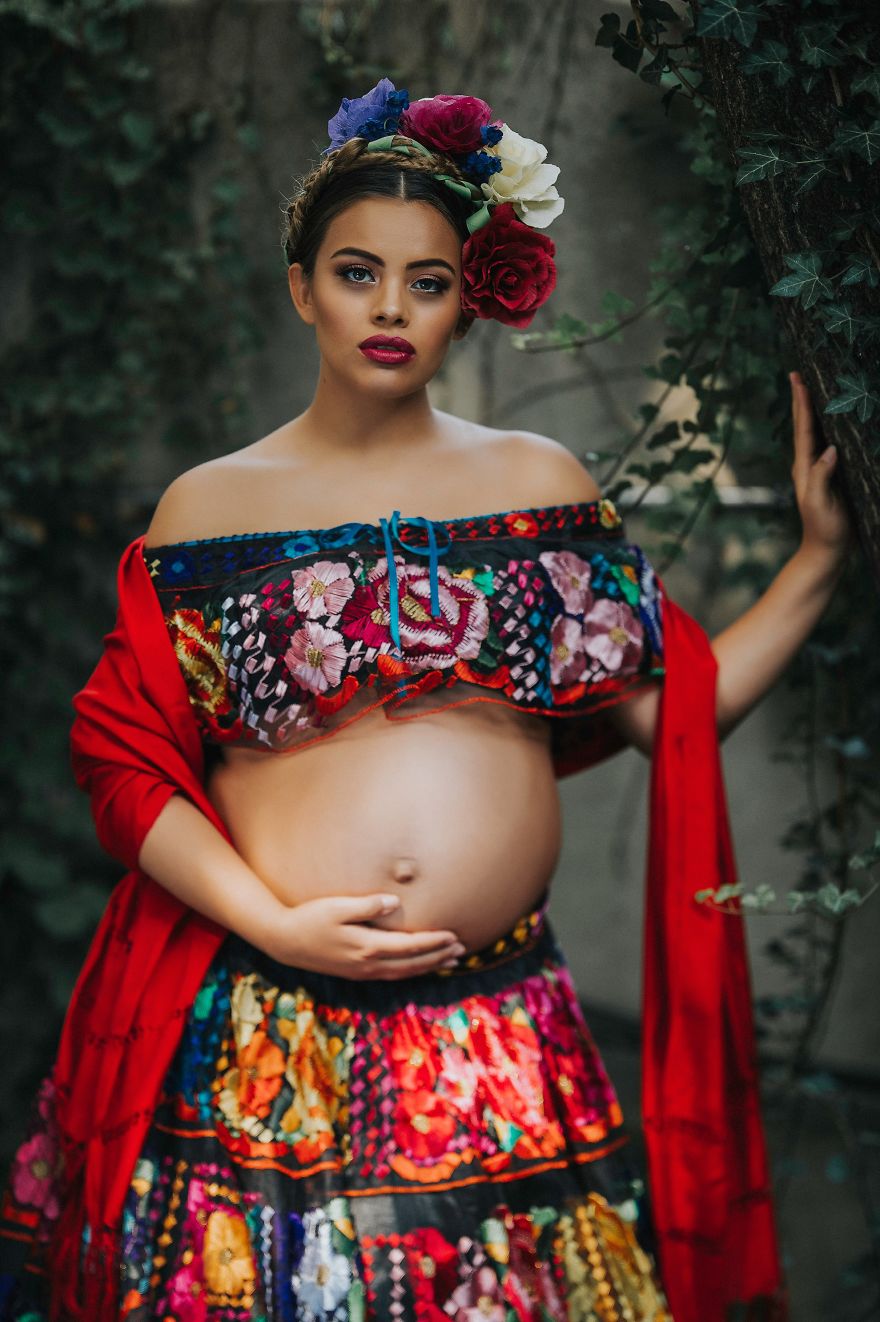 Maternity Pictures Inspired By Authenticity And Culture Of Mexican Folklore