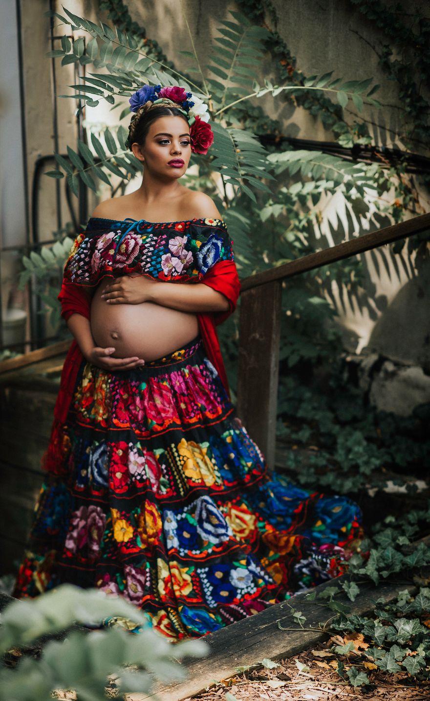 Maternity Pictures Inspired By Authenticity And Culture Of Mexican Folklore Maternity Pictures Inspired By Authenticity And Culture Of Mexican Folklore