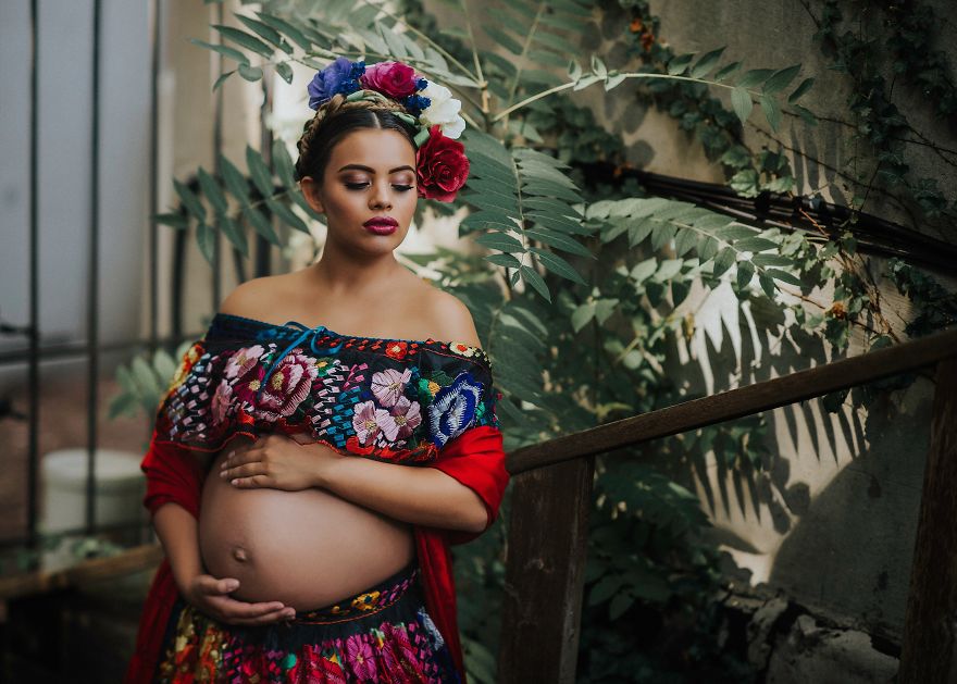 Maternity Pictures Inspired By Authenticity And Culture Of Mexican Folklore