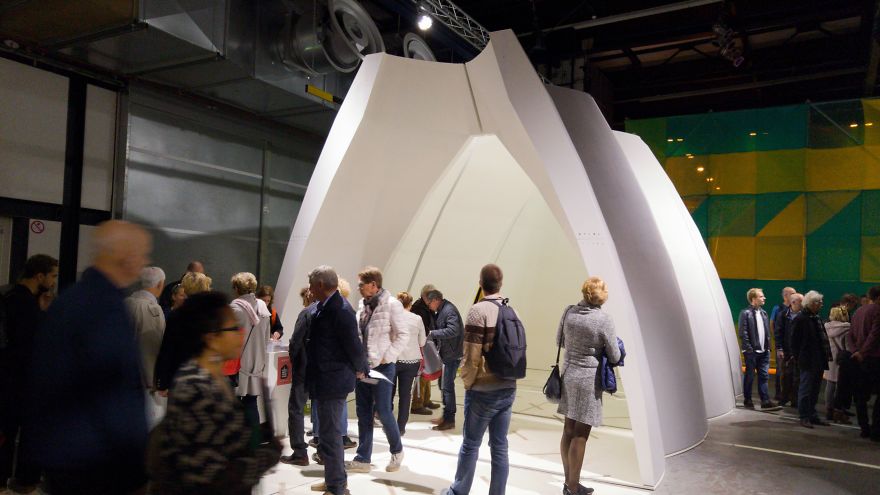 Housing, 'klokgebouw'