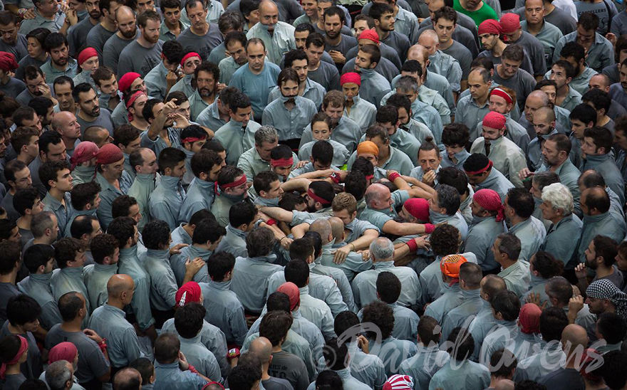 I Photographed Incredible Human Towers In Spain I Photographed Incredible Human Towers In Spain