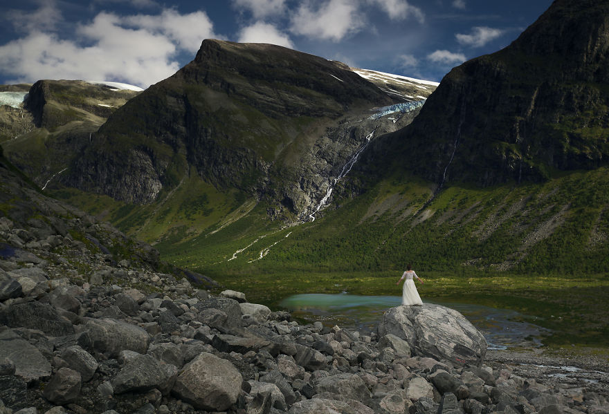 I Photographed My Wife In Her Wedding Dress During Our 45-Day Trip In The Most Beautiful Places In Norway I Photographed My Wife In Her Wedding Dress During Our 45-Day Trip In The Most Beautiful Places In Norway