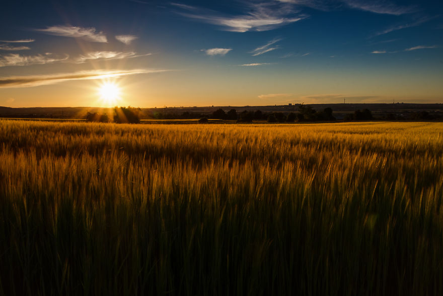 Beautiful Sunset Light And An Amazing Scenery Are Perfect Ingredients For Lovely Photographs Beautiful Sunset Light And An Amazing Scenery Are Perfect Ingredients For Lovely Photographs