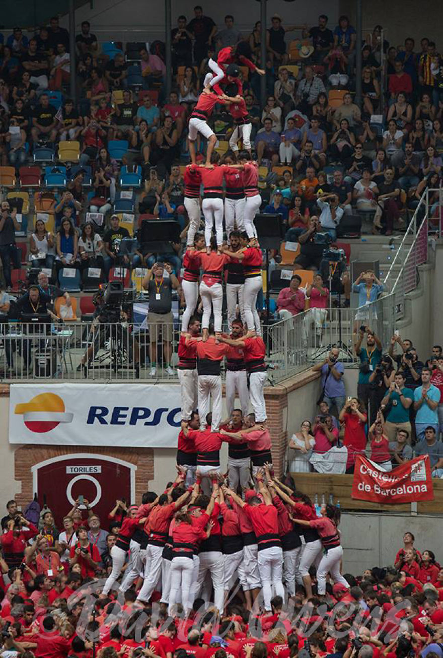 I Photographed Incredible Human Towers In Spain I Photographed Incredible Human Towers In Spain