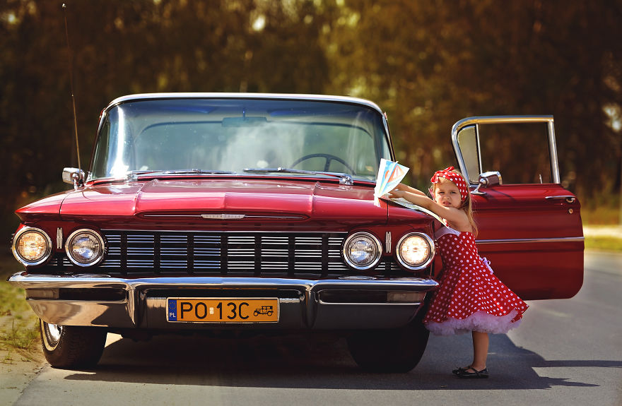 I Photograph My 5-Year-Old Daughter And Her Friends In Different Scenarios Wearing Costumes Made By My Mother I Photograph My 5-Year-Old Daughter And Her Friends In Different Scenarios Wearing Costumes Made By My Mother