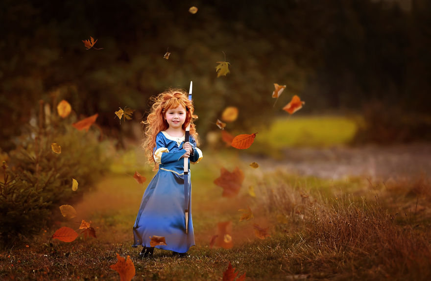 I Photograph My 5-Year-Old Daughter And Her Friends In Different Scenarios Wearing Costumes Made By My Mother