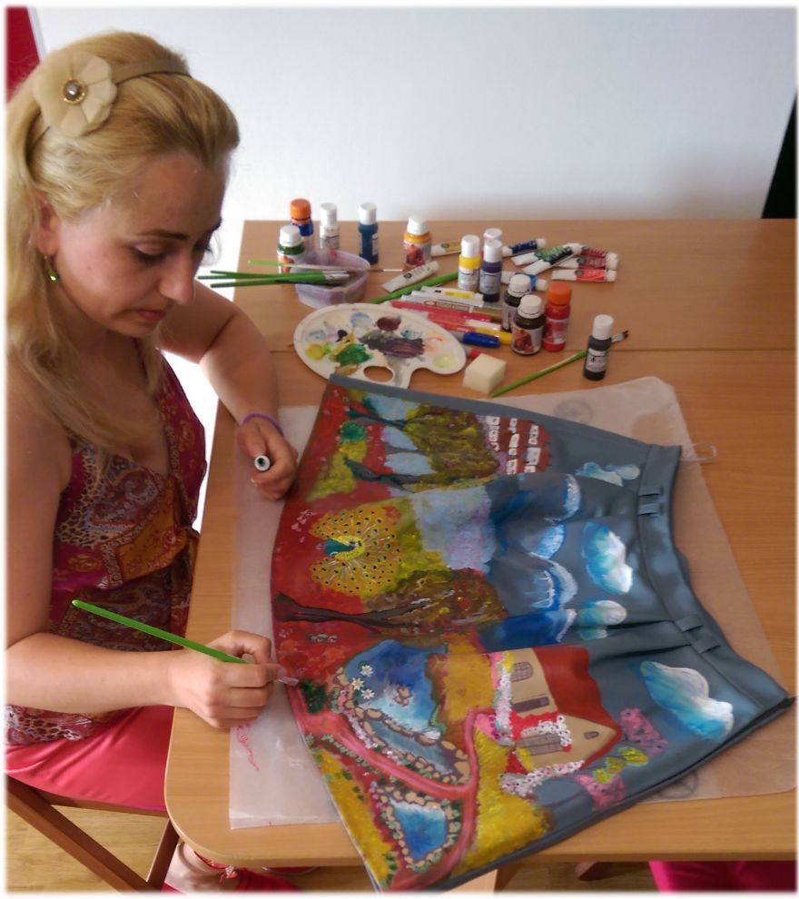 This Is A Leather Skirt, Tailored And Painted By Me In Almost 10 Hours. Painted And Varnished, With Specially Designed Products. This Is A Leather Skirt, Tailored And Painted By Me In Almost 10 Hours. Painted And Varnished, With Specially Designed Products.