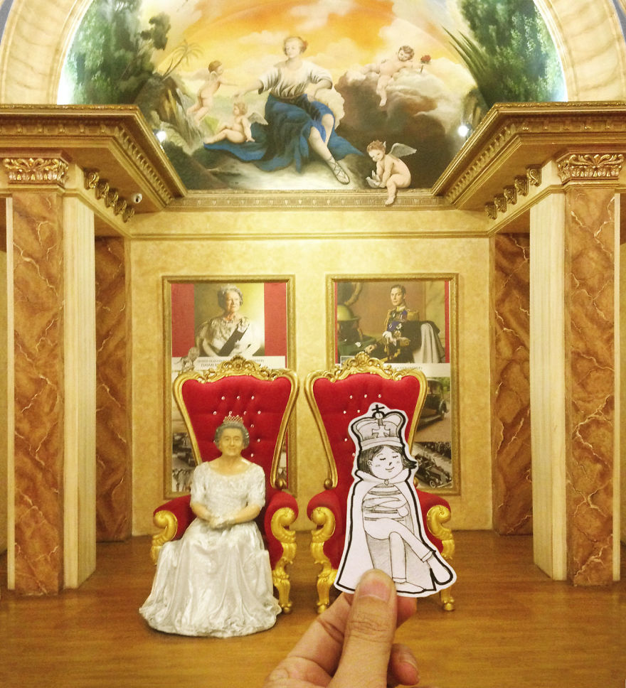 Neng Was Feeling Competitive When She Saw An Empty Throne Beside The Queen's.