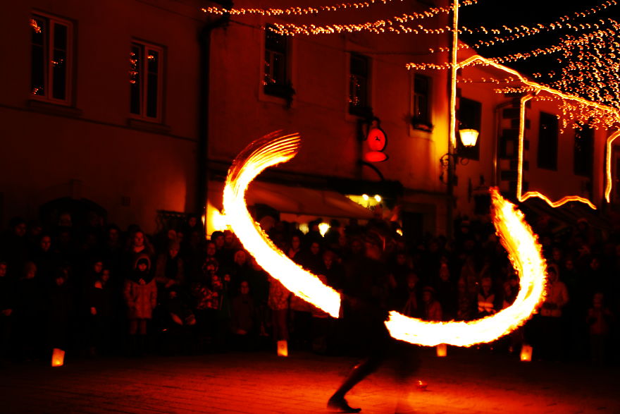 The Game Of Fire - Street Performance