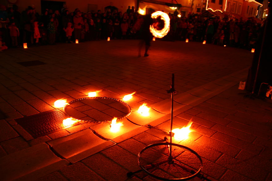 The Game Of Fire - Street Performance