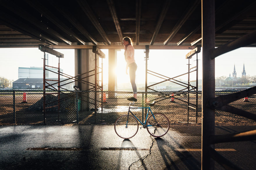 I Take Photos Of Circus Artists In Urban Settings