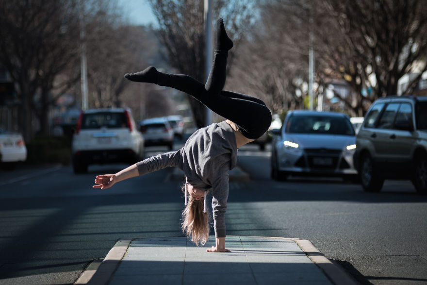 I Take Photos Of Circus Artists In Urban Settings
