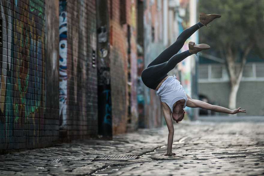 I Take Photos Of Circus Artists In Urban Settings I Take Photos Of Circus Artists In Urban Settings