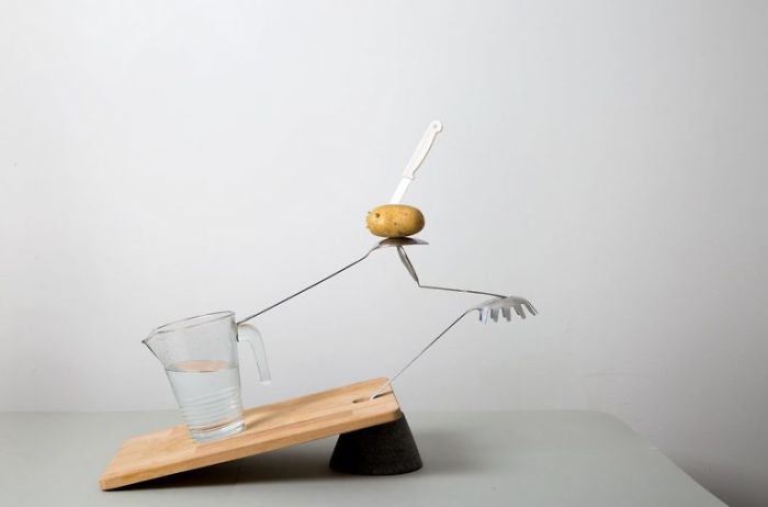 Pillars Of Home: I Balance Household Objects Into Floor-to-ceiling Sculptures (part 2)