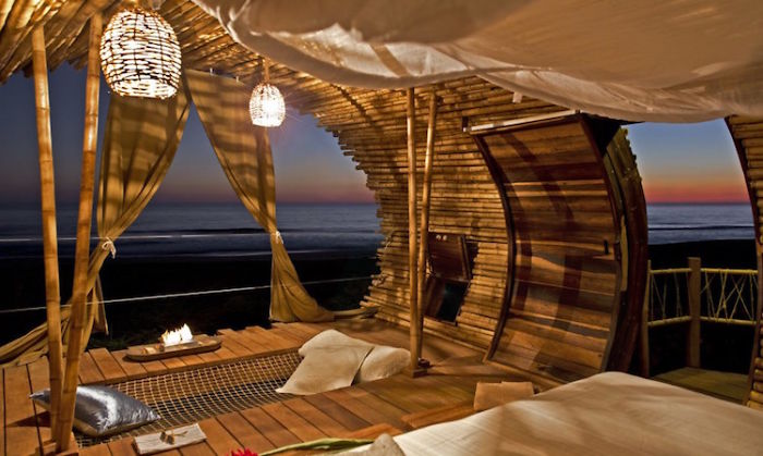 Solar-Powered Cylindrical Treehouse In Mexico Solar-Powered Cylindrical Treehouse In Mexico