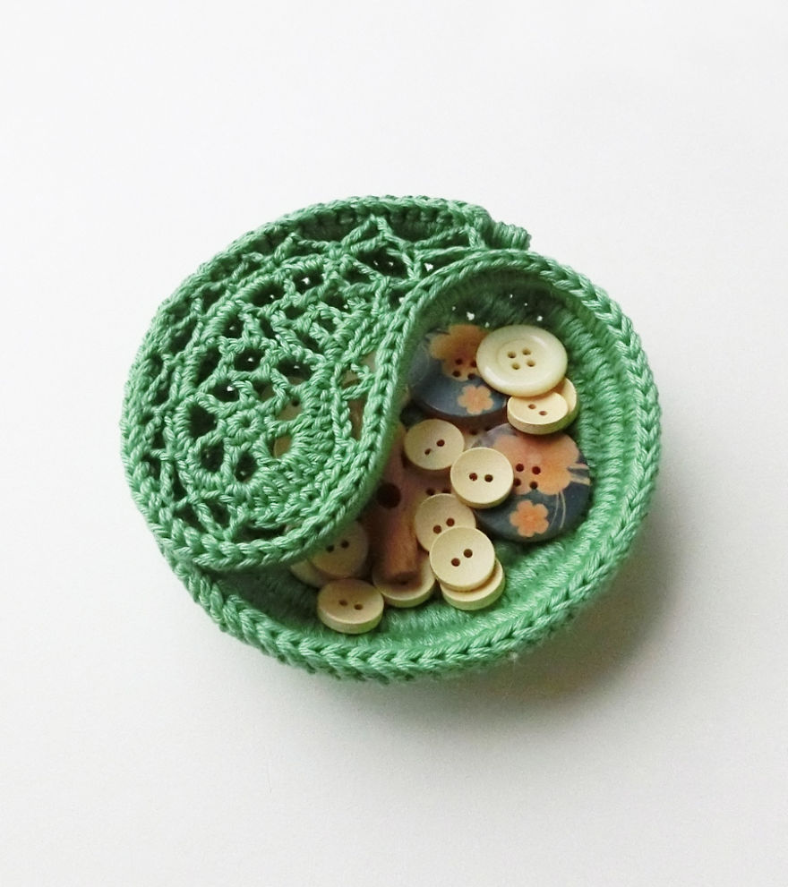 These Yin Yang Jewelry Dishes Are Crocheted On Rope These Yin Yang Jewelry Dishes Are Crocheted On Rope