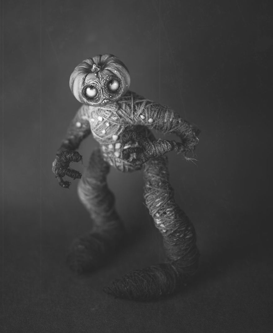 We Made Creepy Pumpkins And Scarecrows For Halloween