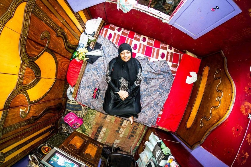 Cairo, Egypt, Azza, 19-Year-Old Homemaker