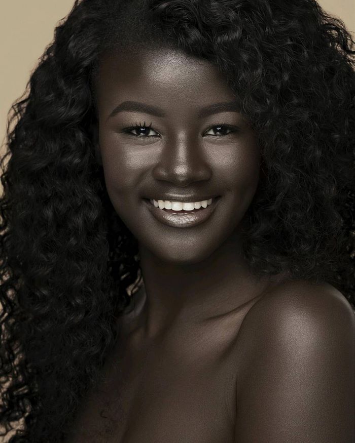 dark-skin-model-melanin-goddess-khoudia-diop-2 dark-skin-model-melanin-goddess-khoudia-diop-2