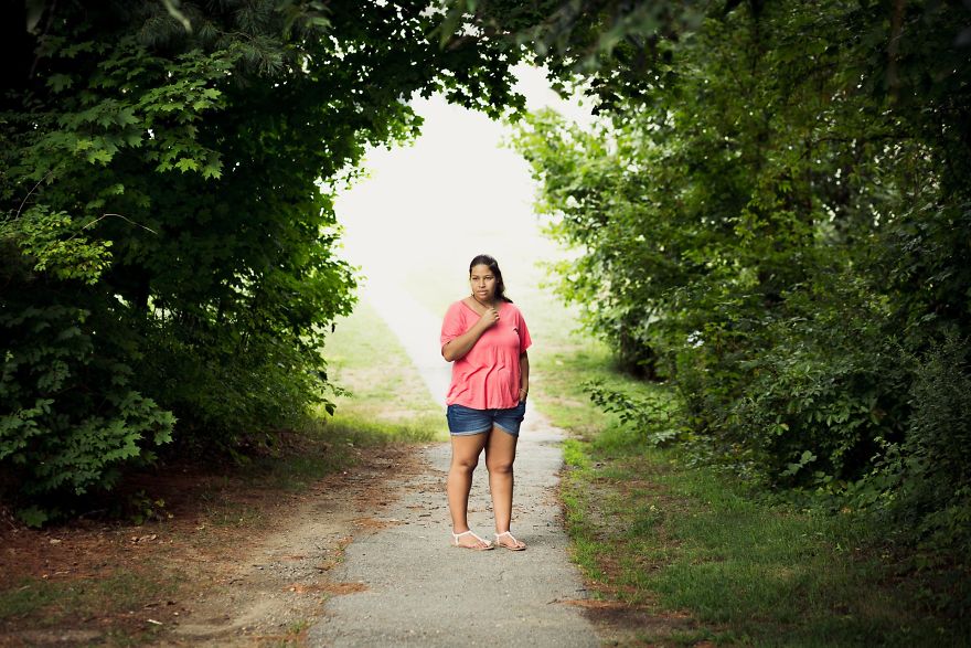 Veronica Has Tried Everything To Find Her Mother. This Photo Documentary Is Her Last Hope