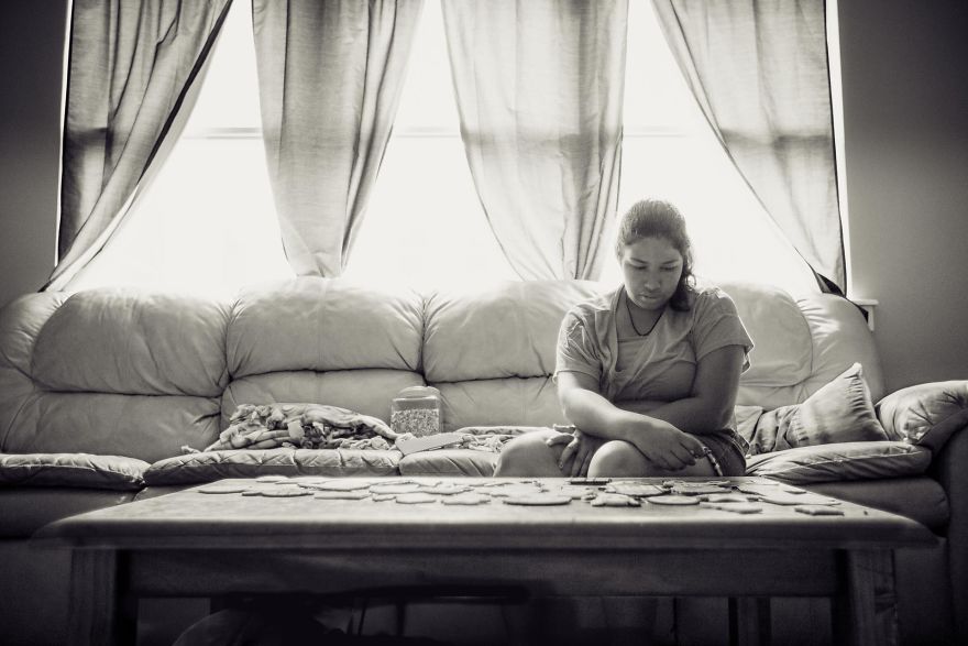Veronica Has Tried Everything To Find Her Mother. This Photo Documentary Is Her Last Hope
