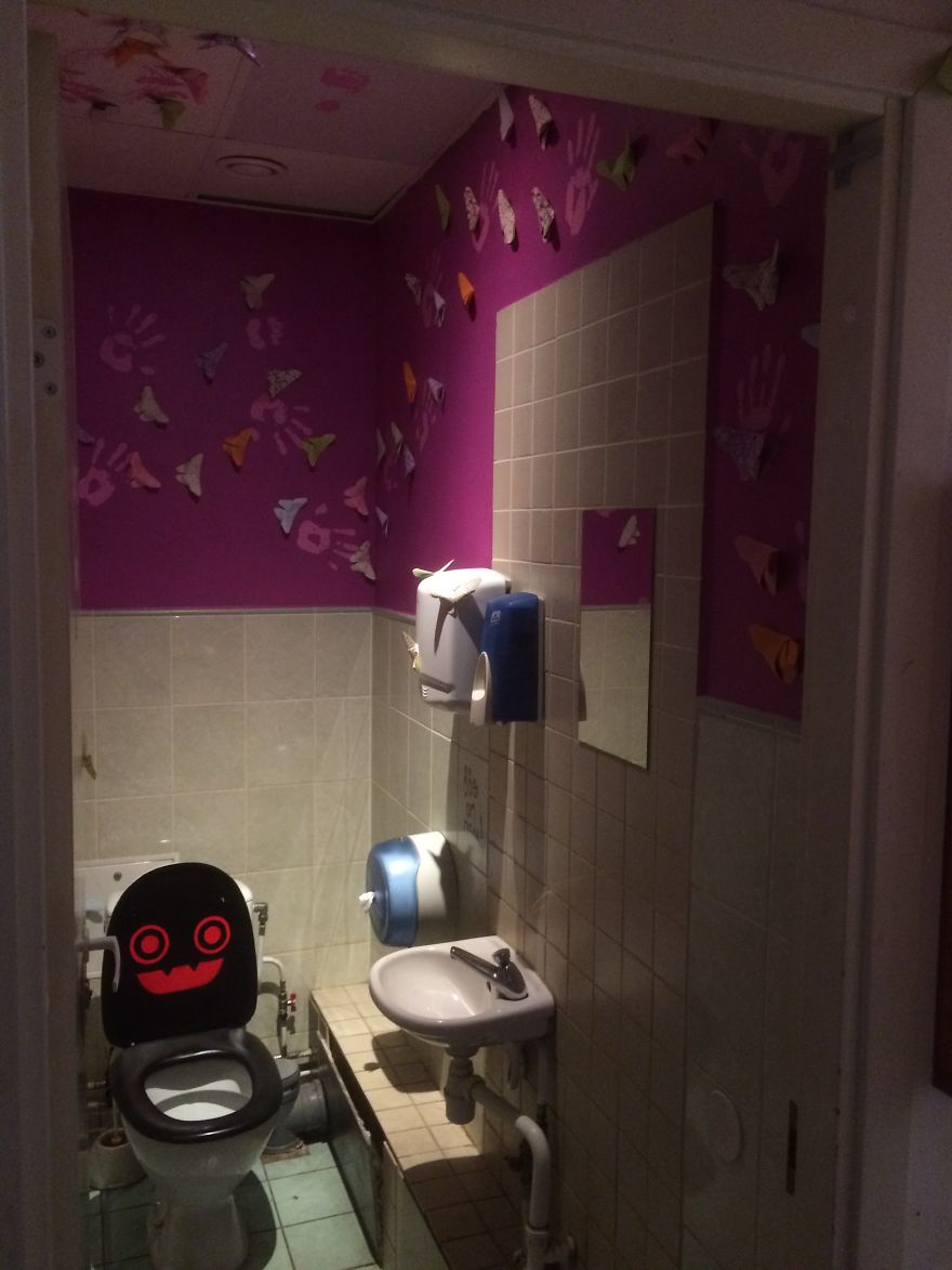 Lavartory Takes Bathroom Graffiti To The Next Level Lavartory Takes Bathroom Graffiti To The Next Level