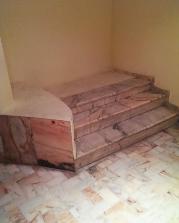 Picture of staircase without entrance