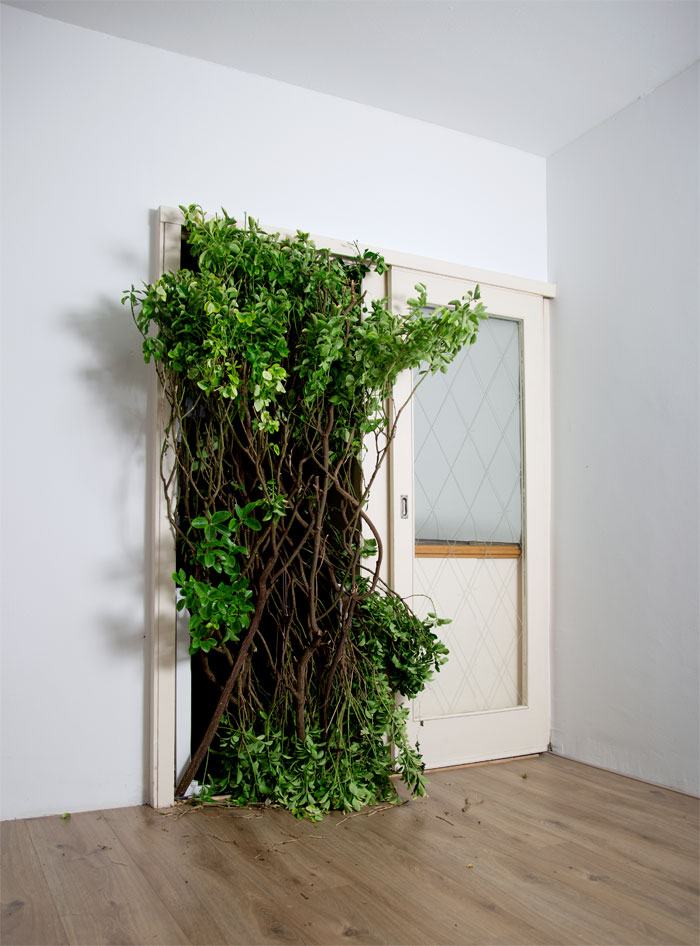 Pillars Of Home: I Balance Household Objects Into Floor-to-ceiling Sculptures (part 2)