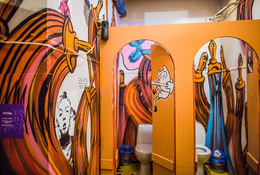 Lavartory Takes Bathroom Graffiti To The Next Level Lavartory Takes Bathroom Graffiti To The Next Level