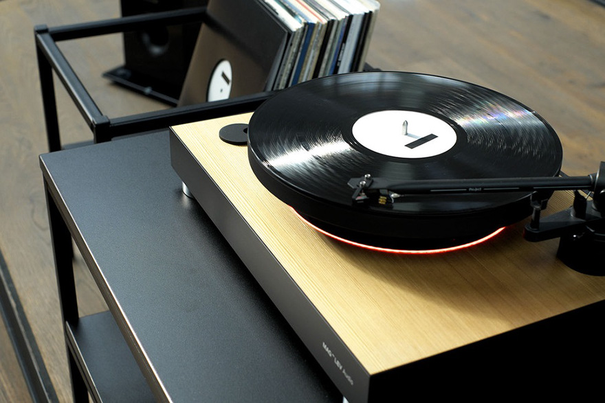 worlds-first-levitating-turntable-mag-lev-audio1 worlds-first-levitating-turntable-mag-lev-audio1