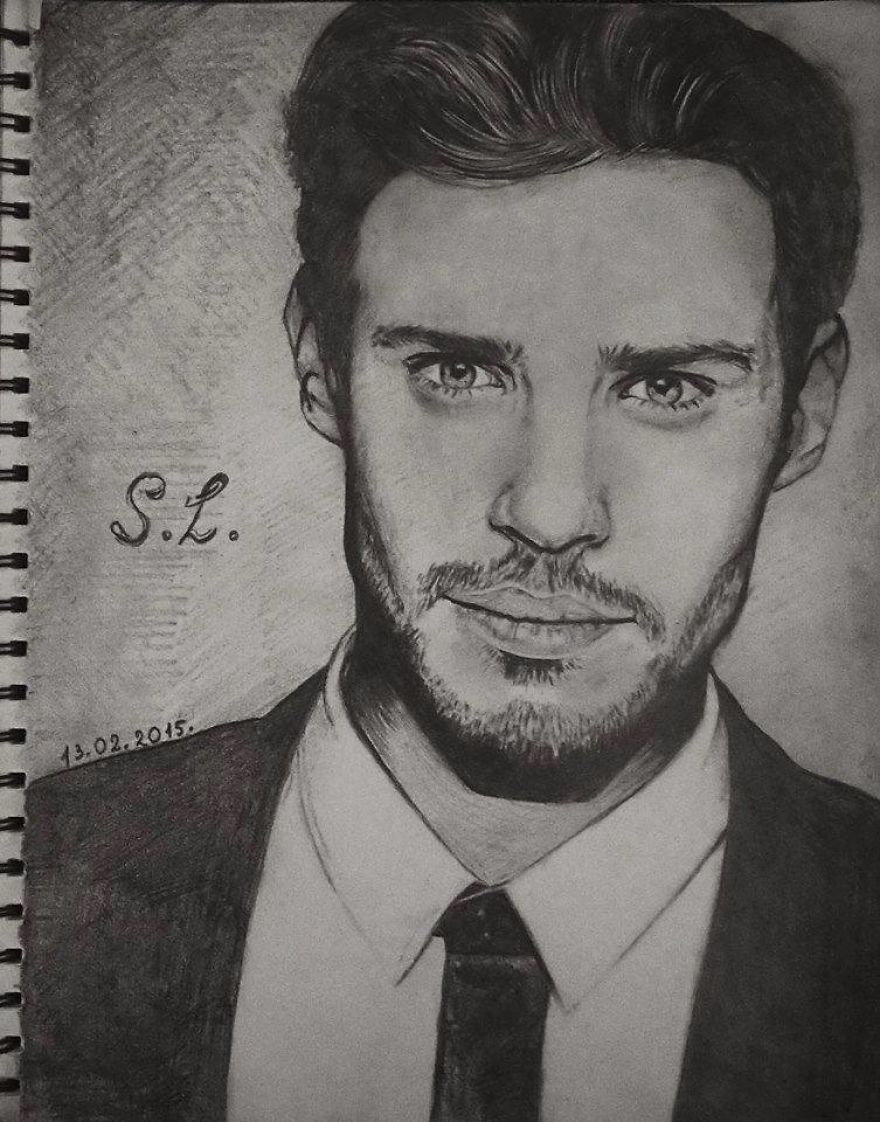 This Artist Draws Portraits Using Only Pencils