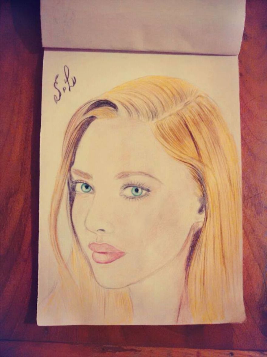 This Artist Draws Portraits Using Only Pencils