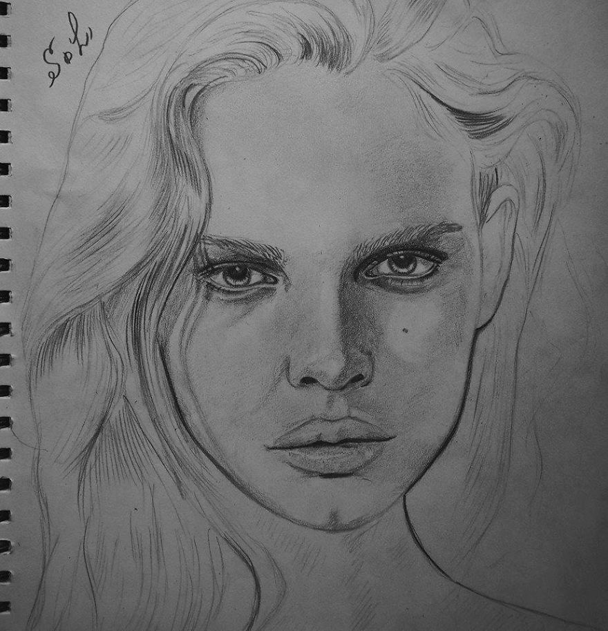 This Artist Draws Portraits Using Only Pencils