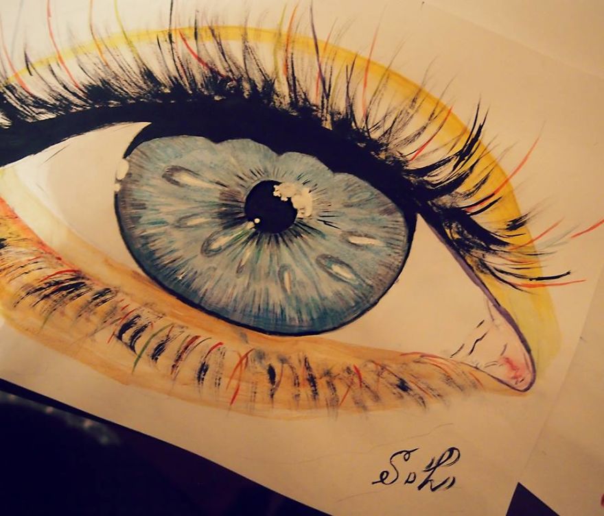 This Artist Draws Portraits Using Only Pencils