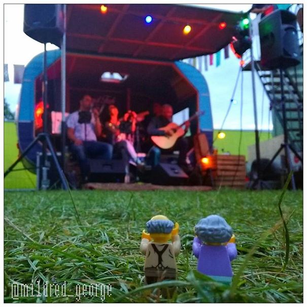 I Photograph This Older Lego Couple In Their Daily Life To Show Their Active And Heartwarming Adventures