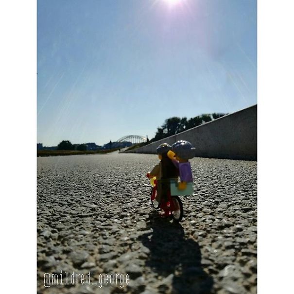 I Photograph This Older Lego Couple In Their Daily Life To Show Their Active And Heartwarming Adventures I Photograph This Older Lego Couple In Their Daily Life To Show Their Active And Heartwarming Adventures