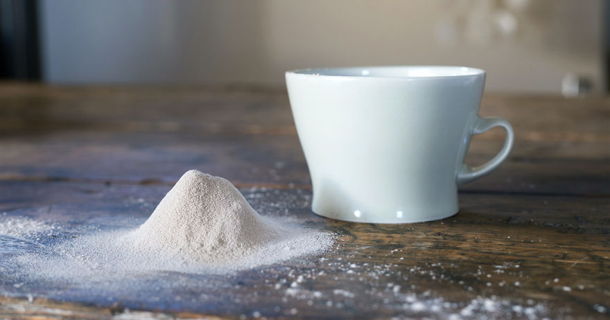 I Turned Bones Of 200 People Into Dinnerware To Host An Unusual Dinner, And Now It’s A Business