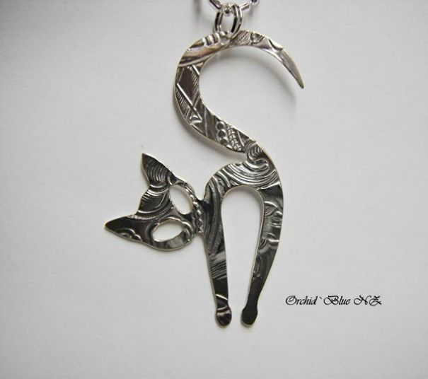 35 Unique Holiday Gifts For Cat Lovers, Handmade By Indie Artists & Makers 35 Unique Holiday Gifts For Cat Lovers, Handmade By Indie Artists & Makers