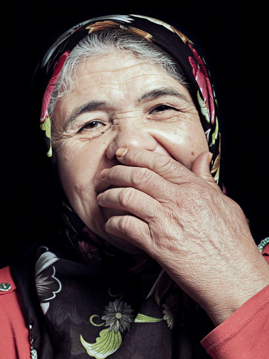 I Take Pictures Of My Parents Neighbours In A Tiny Turkish Village To Show That Hate Is Wrong. I Take Pictures Of My Parents Neighbours In A Tiny Turkish Village To Show That Hate Is Wrong.