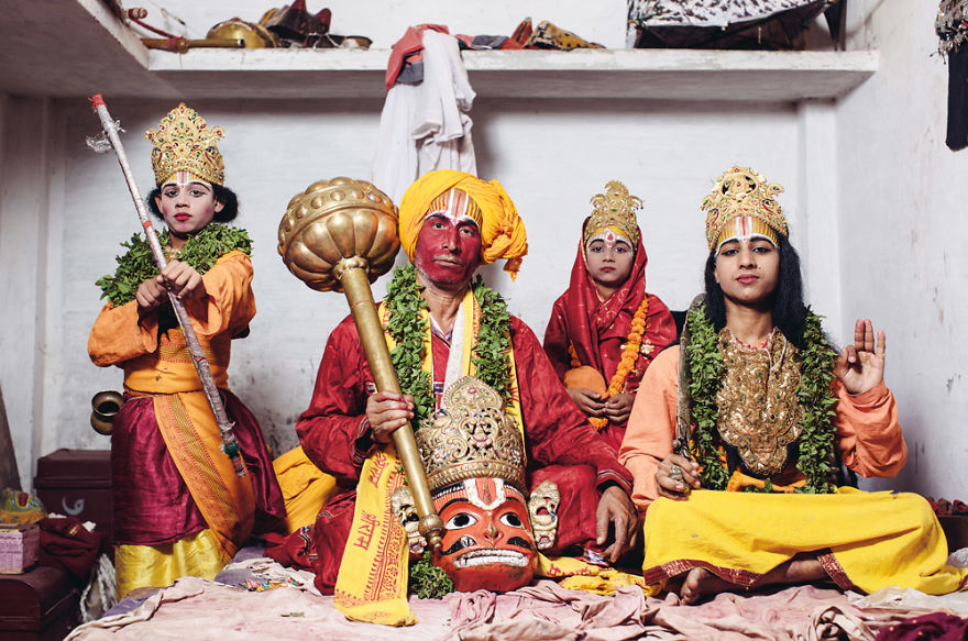 India - Portrait Of Country. A 50mm Photographic Journey Of Discovery Through India. Celebrating Its Fascinating Cultural Diversity Through An Eclectic Series Of Beautifully Captivating Portraits. India - Portrait Of Country. A 50mm Photographic Journey Of Discovery Through India. Celebrating Its Fascinating Cultural Diversity Through An Eclectic Series Of Beautifully Captivating Portraits.