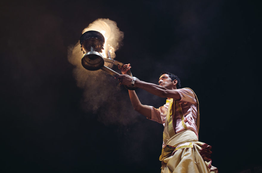 India - Portrait Of Country. A 50mm Photographic Journey Of Discovery Through India. Celebrating Its Fascinating Cultural Diversity Through An Eclectic Series Of Beautifully Captivating Portraits.